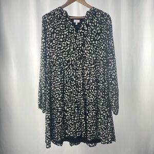 The Get Long Sleeve V Neck Gold Thread Mini Dress‎ in Black White Print Size L